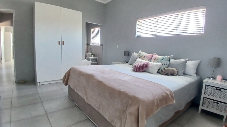 2 Bedroom Property for Sale in Fisherhaven Western Cape